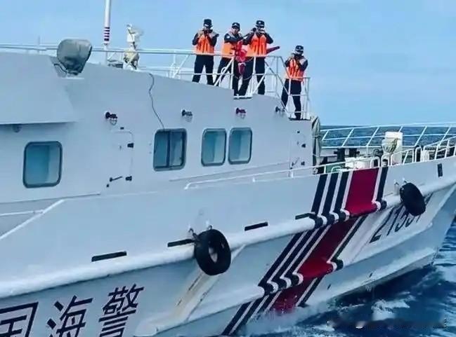 黄岩岛上演"碰瓷"戏码！菲船故意冲撞中国海警，专家：背后藏着转移矛盾大算盘
 