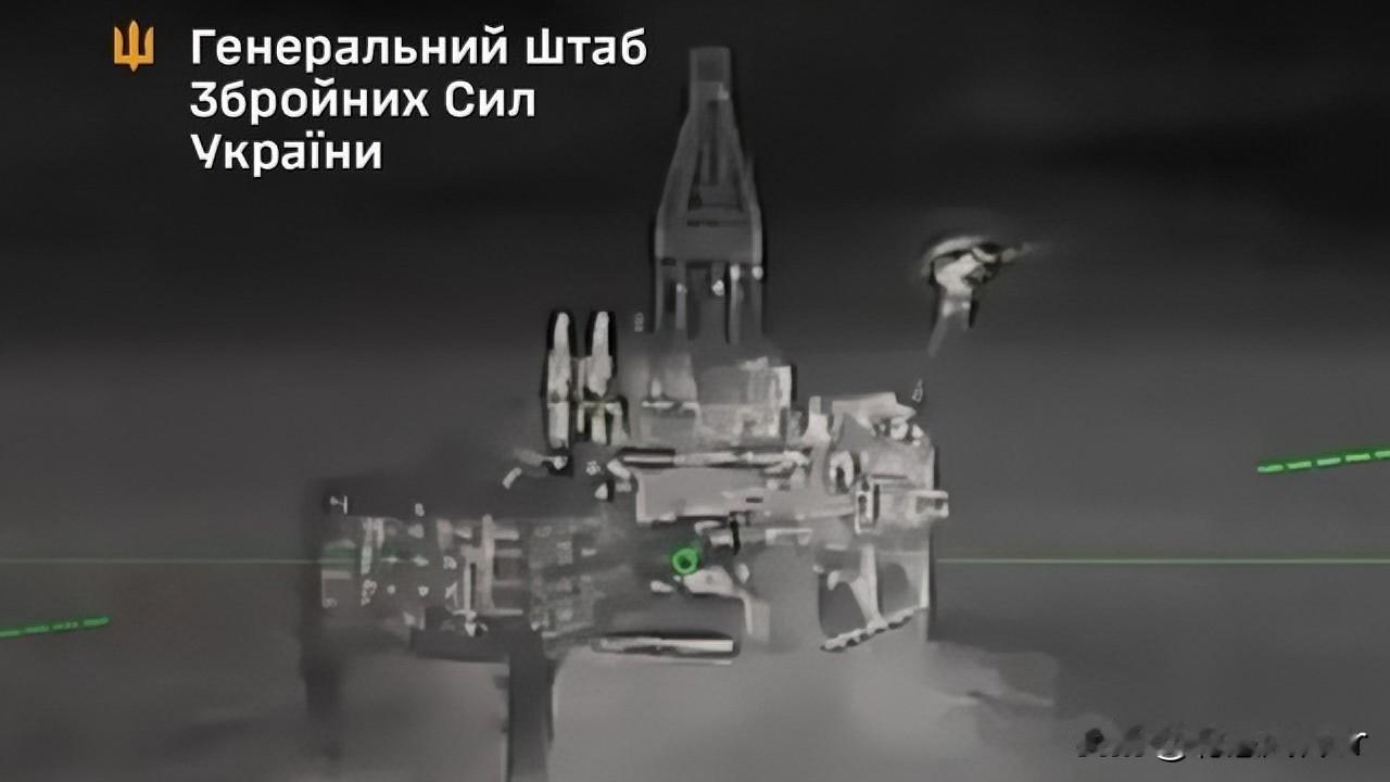 乌克兰总参谋部：乌克兰军队对俄罗斯里海卢克石油公司的三个钻井平台发动有效打击。不