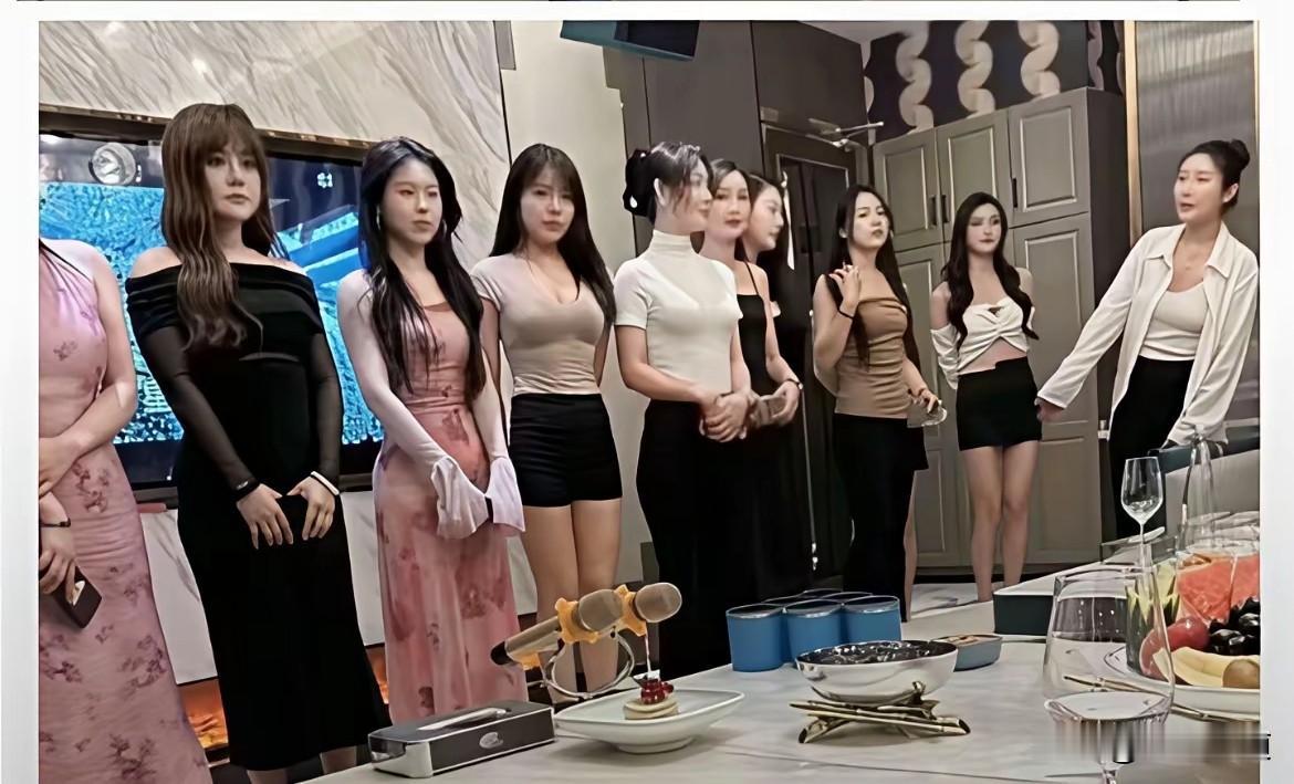 问：夜场的美女你们愿意取吗？
A:娶不起，我十万八万的私家车都买不起，怎么敢奢求