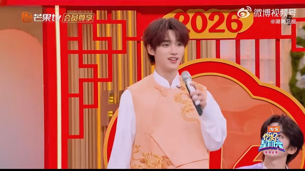 丁程鑫快乐只持续了三秒 前一秒还自信满满，下一秒就因为动作不对直接愣住，快乐来得