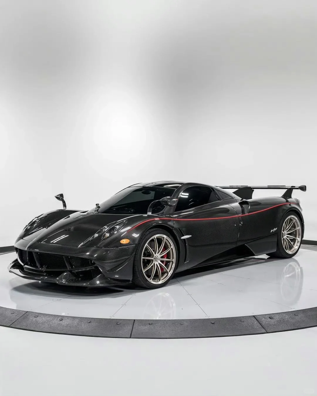 帕加尼Huayra Tempesta