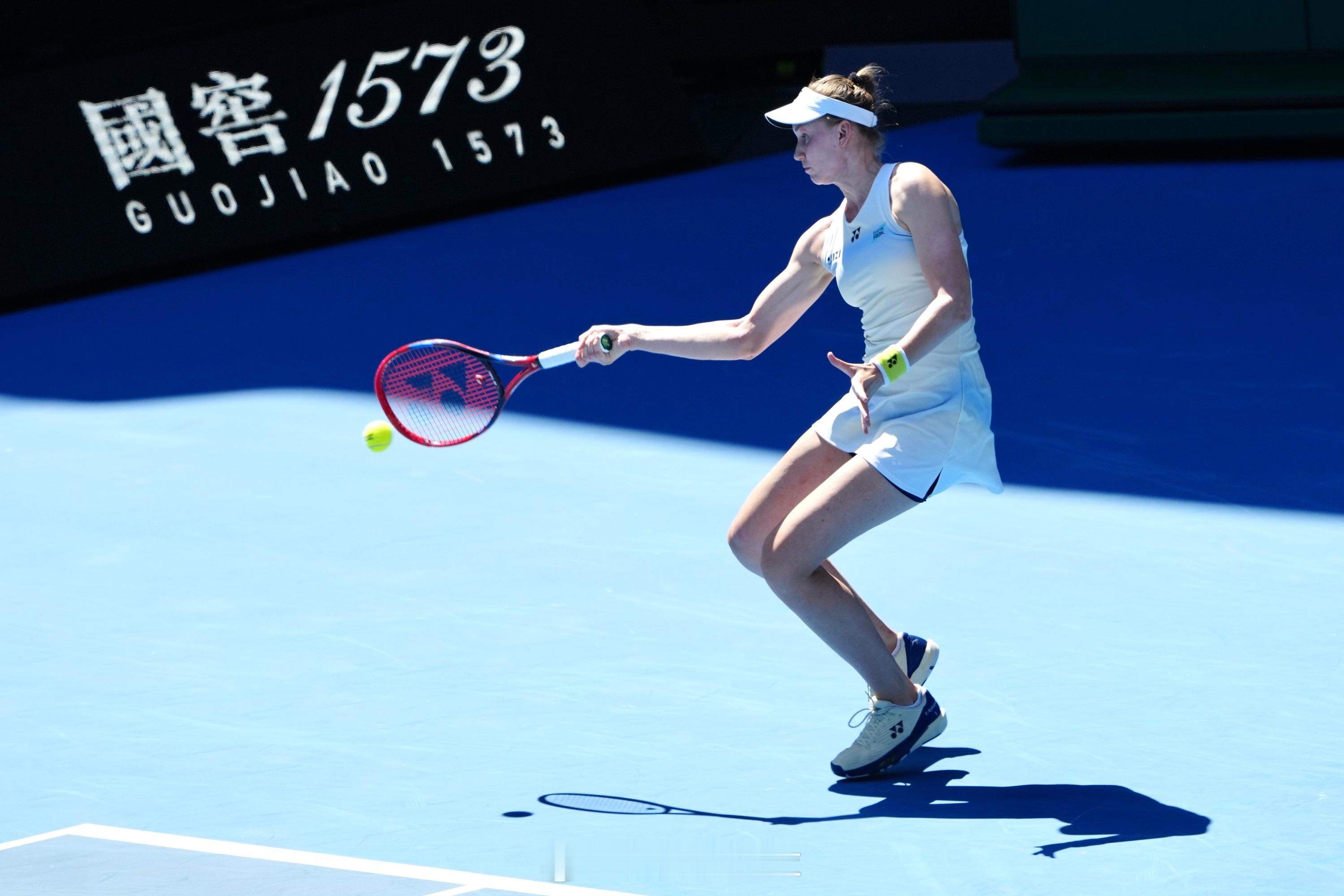 澳网2026 首盘比分：莱巴金娜7-5斯瓦泰克。 