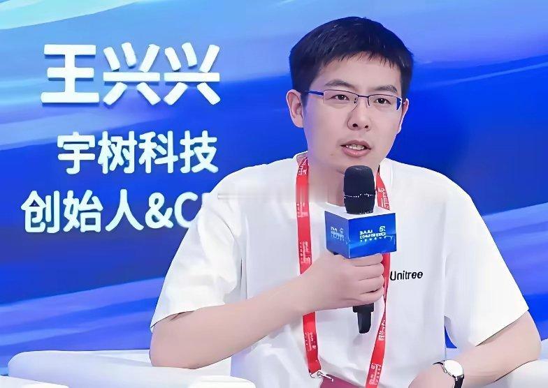 中国40岁以下的牛人，个个都是行业翘楚。1、梁文峰 1985年  Deepsee