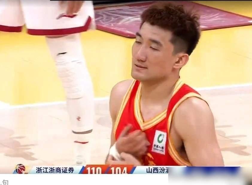 CBA新赛季首轮谁最强？
        1、国内球员
后卫：孙铭徽、姜伟泽
锋