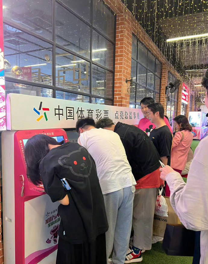 当代年轻人有自己的信仰 ​​​