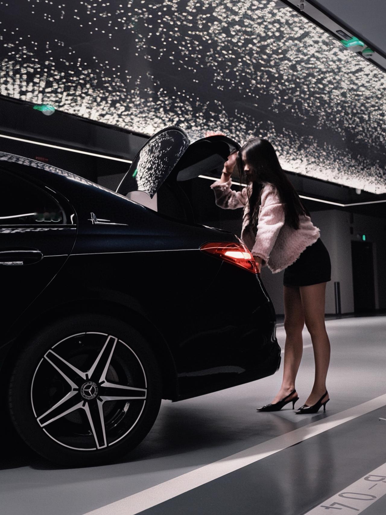 拍车仪式感 梅赛德斯奔驰 内燃机的魅力 sexygirl 第三视角ootd