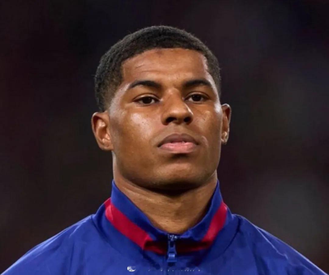 拉什福德在接受每日体育报采访时谈到了他的未来问题。这名球星表示：“我的未来？我想