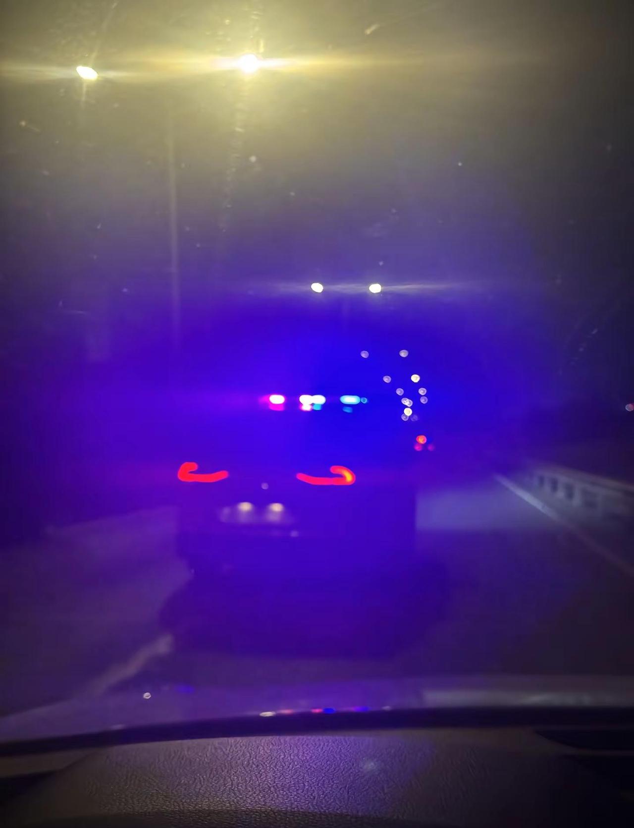 宁波人民和警察叔叔太热情了，我只是问路哪里可以看海，路人以为我想不开，跟了一路，