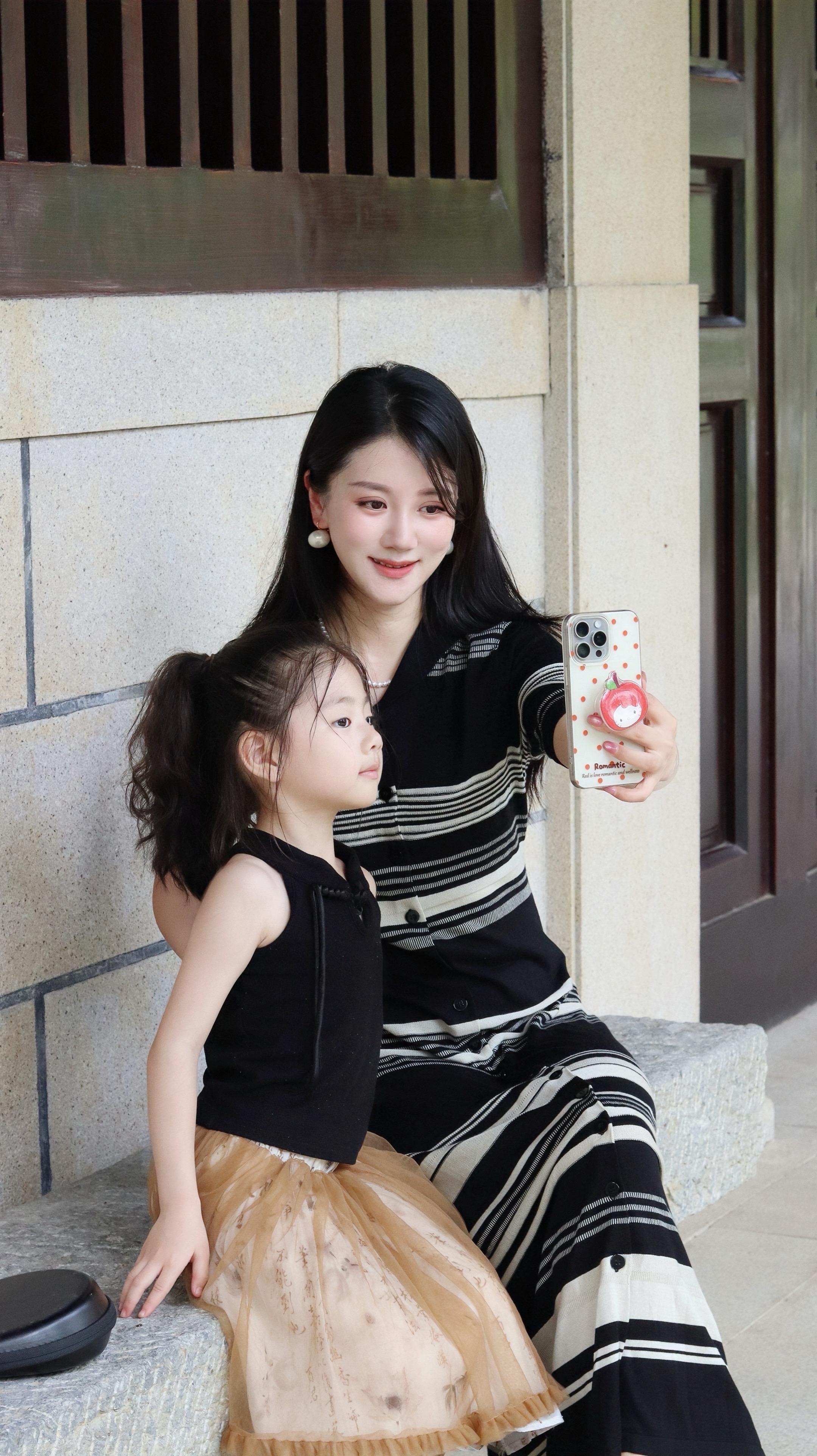 “我不知道我的心可以溢满如此多的爱直到我成为母亲的 那一天”