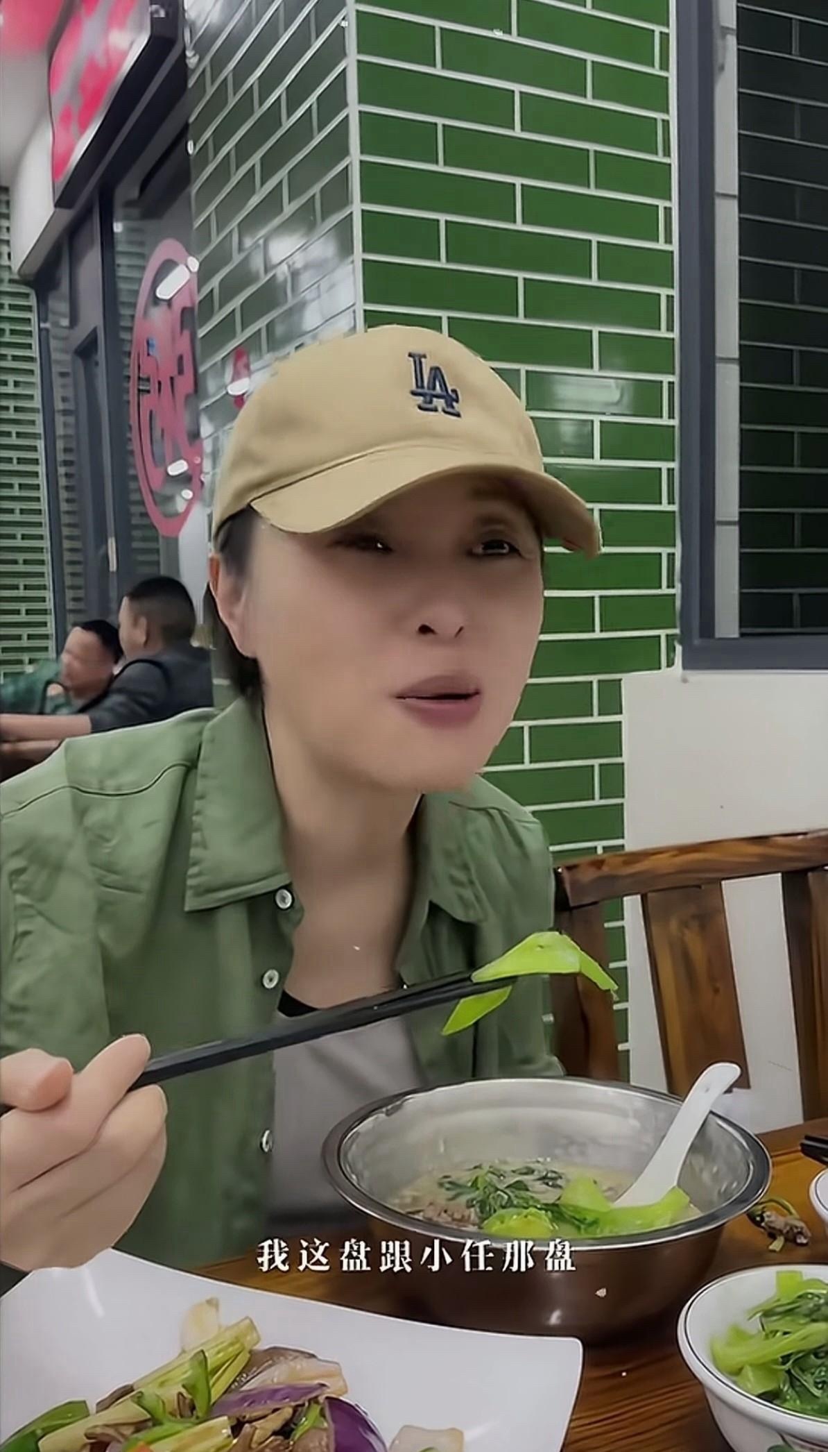 吴越美得自然大方又有独特的气质，也是娱乐圈的一股清流。如果单从外形来说，她和蒋勤