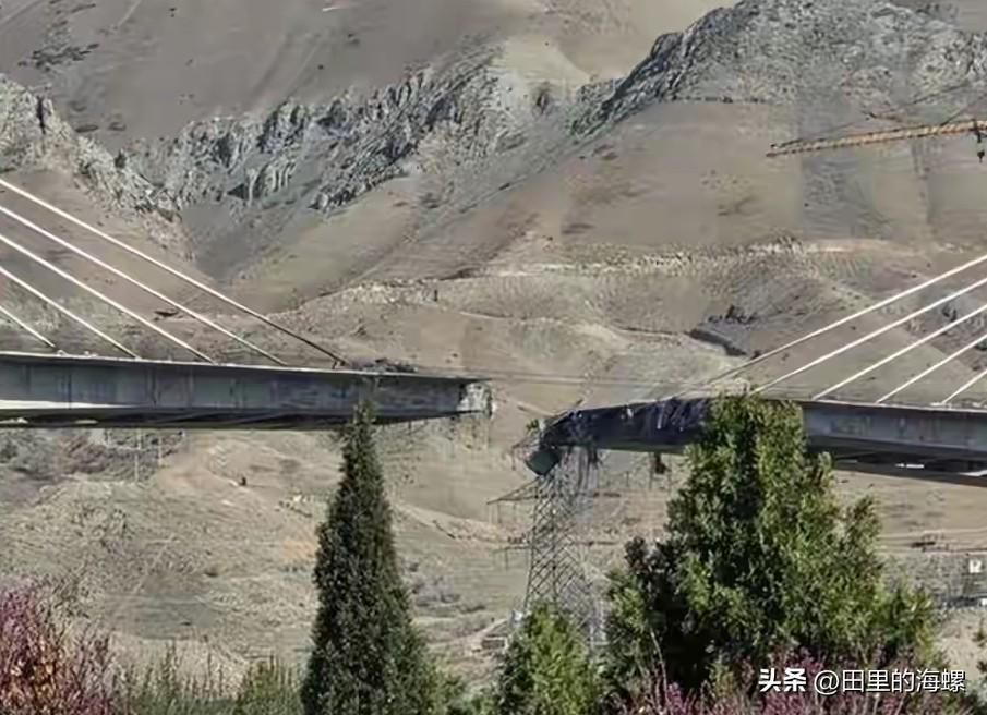 丧心病狂？4月2日，被称为中东最高桥梁、伊朗标志性工程的卡拉季市一公路桥，遭到美