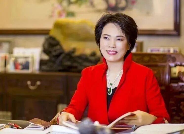 要是聊起草根逆袭的浙商故事，周晓光绝对是绕不开的名字。这位从浙江诸暨山村走出来的