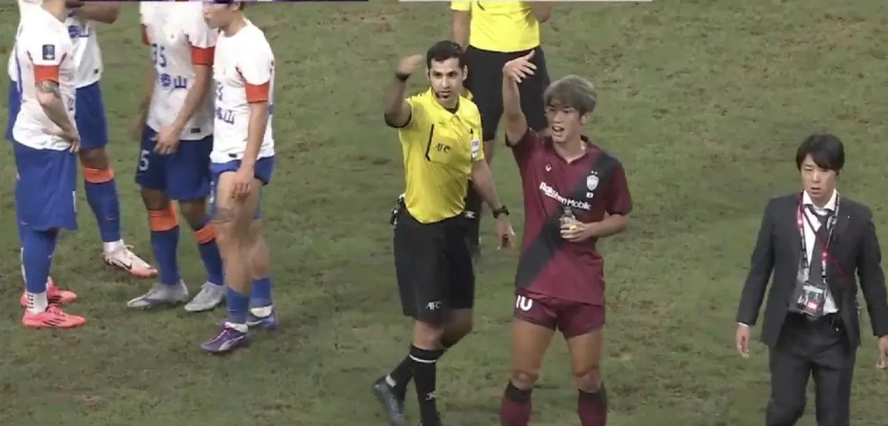 亚冠神户对泰山的比赛，最有魄力的是西亚裁判！
94分钟比赛，只出了四张黄牌；最后