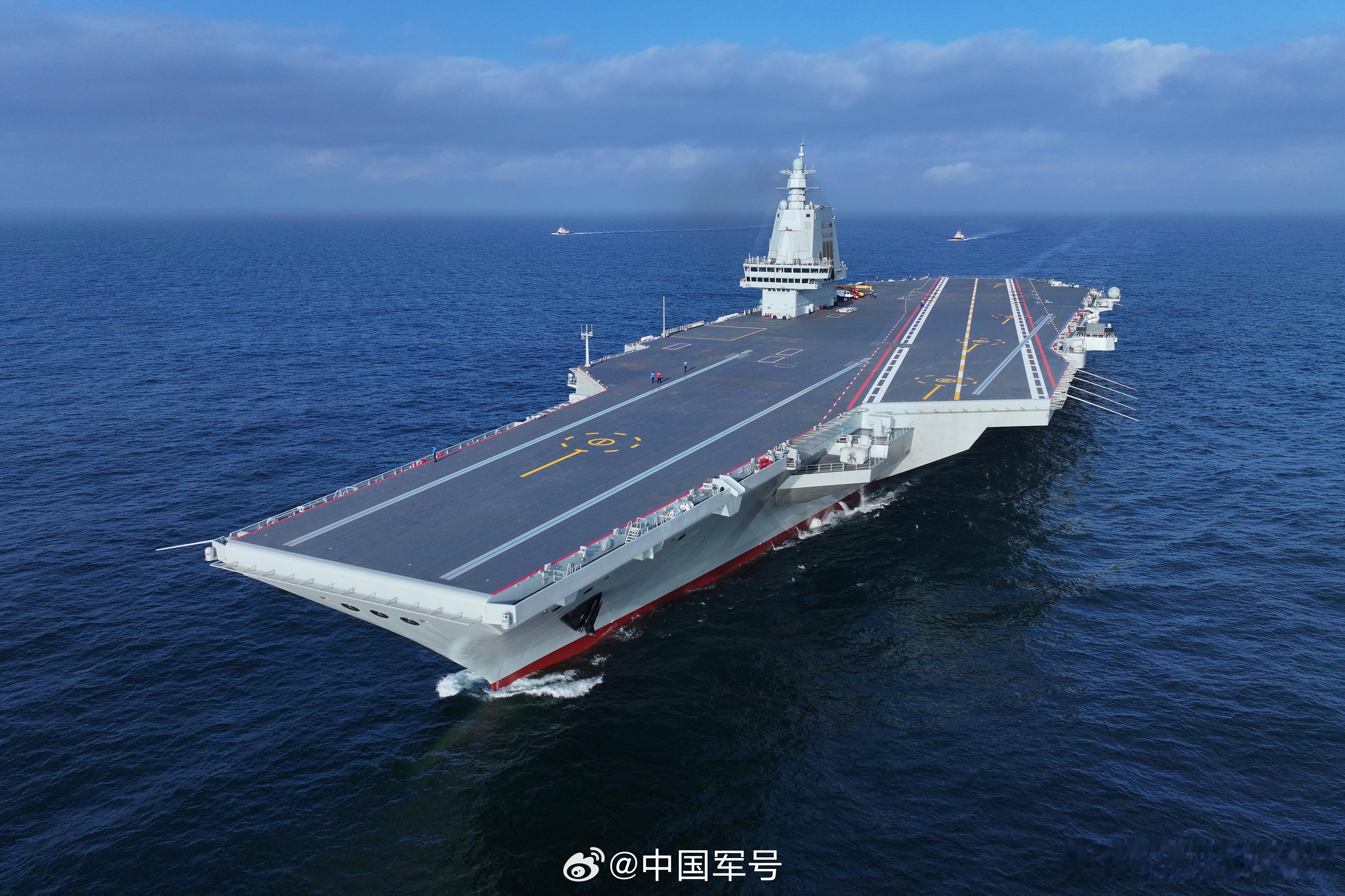#福建舰完成首次航行试验#这个角度 真好看[哇][哇][哇] ​​​