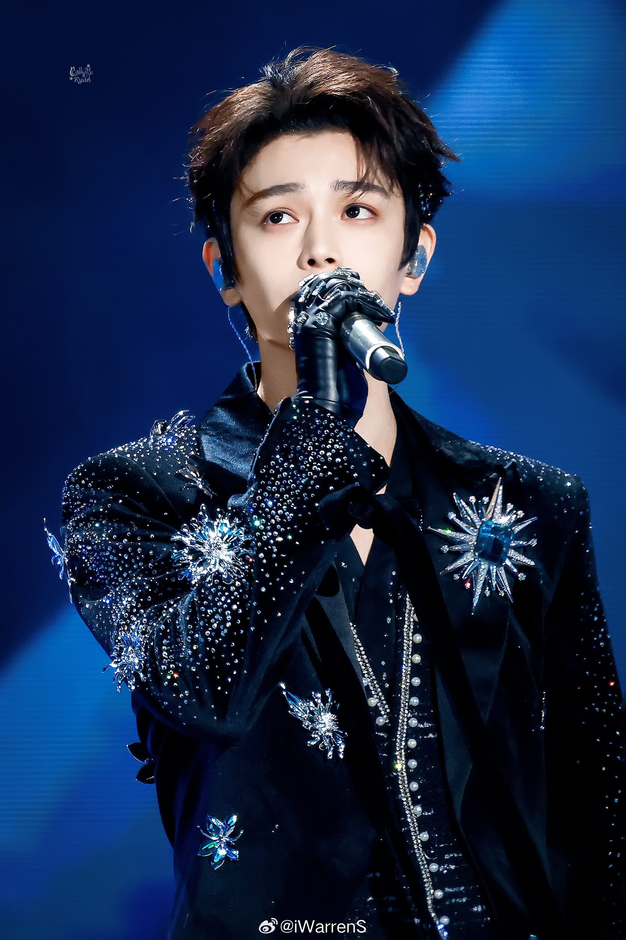 丁禹兮人可真好还宣传了白日提灯，不过这部剧挺好看的，已看完五集了……丁禹兮领奖时