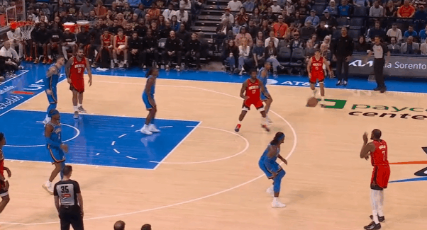 卡森·华莱士观察：防守进一步提升？场均2.8断联盟抢断王在生涯的第三年，卡森得到