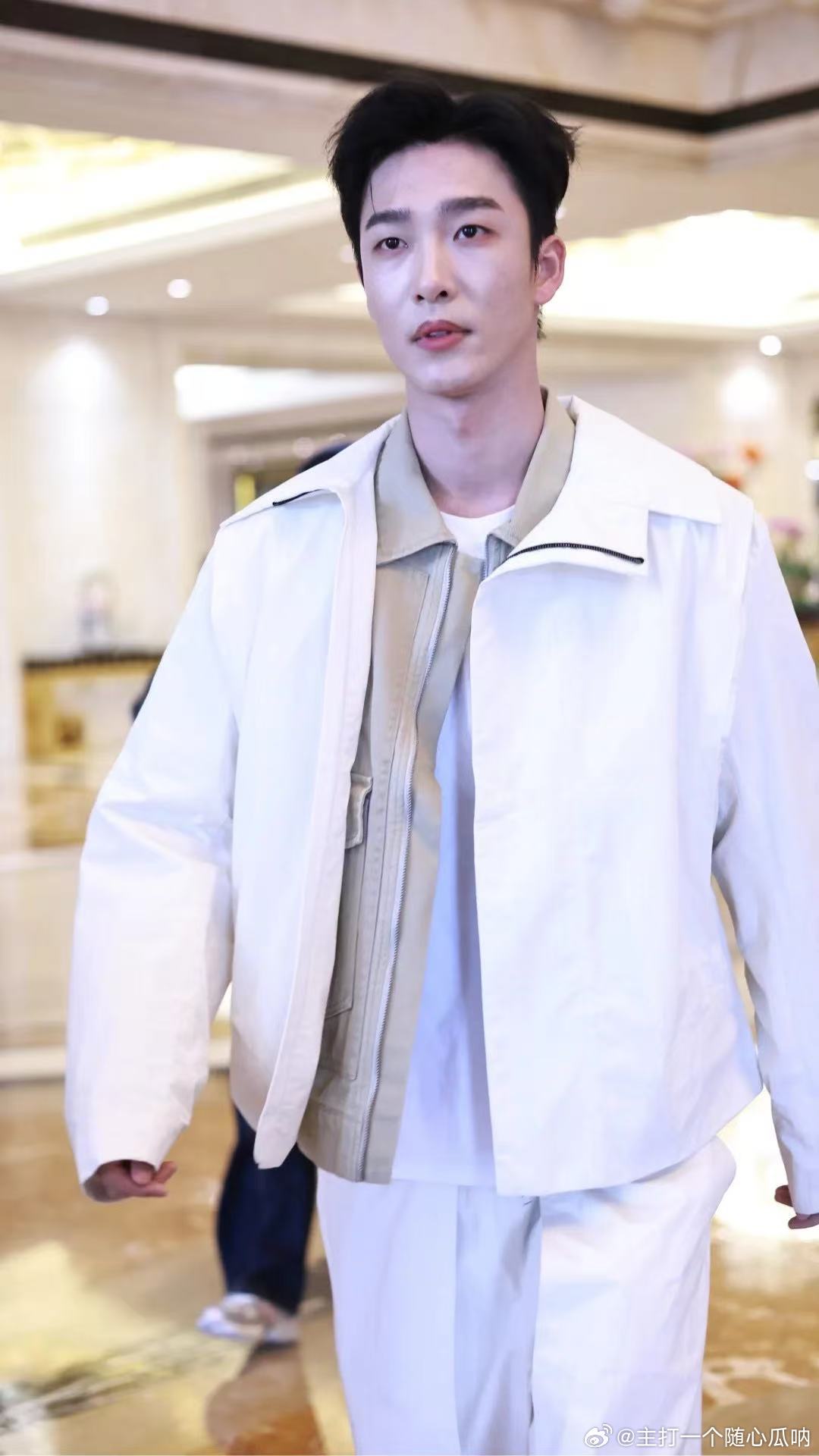 被说过气又怎样？真正的好演员，永远在下一次表演里惊艳你。期待姚冠宇的新作品，看他