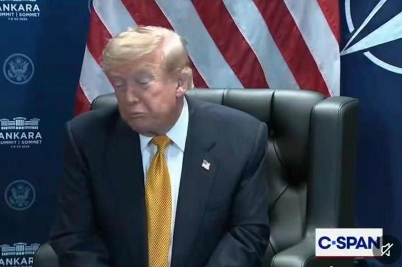 🇺🇸🔥🇮🇷
Trump：
对于我来说，
和伊朗的停火已经结束，
我不想