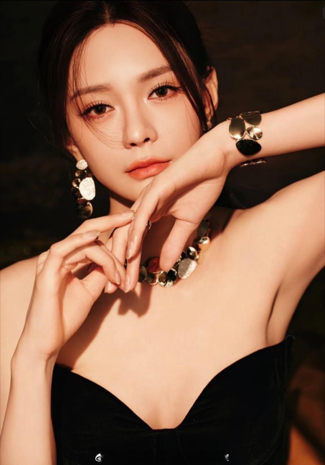 沈梦辰美成Angelababy了拒绝比较！美女是多元的！梦辰有她独特的甜美与飒爽