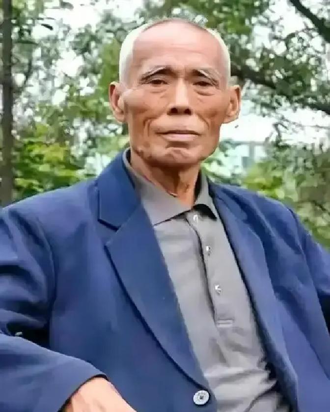 1949年，杀害过小萝卜头的国民党特务杨钦典，偷偷将19名革命志士放出监狱，这一