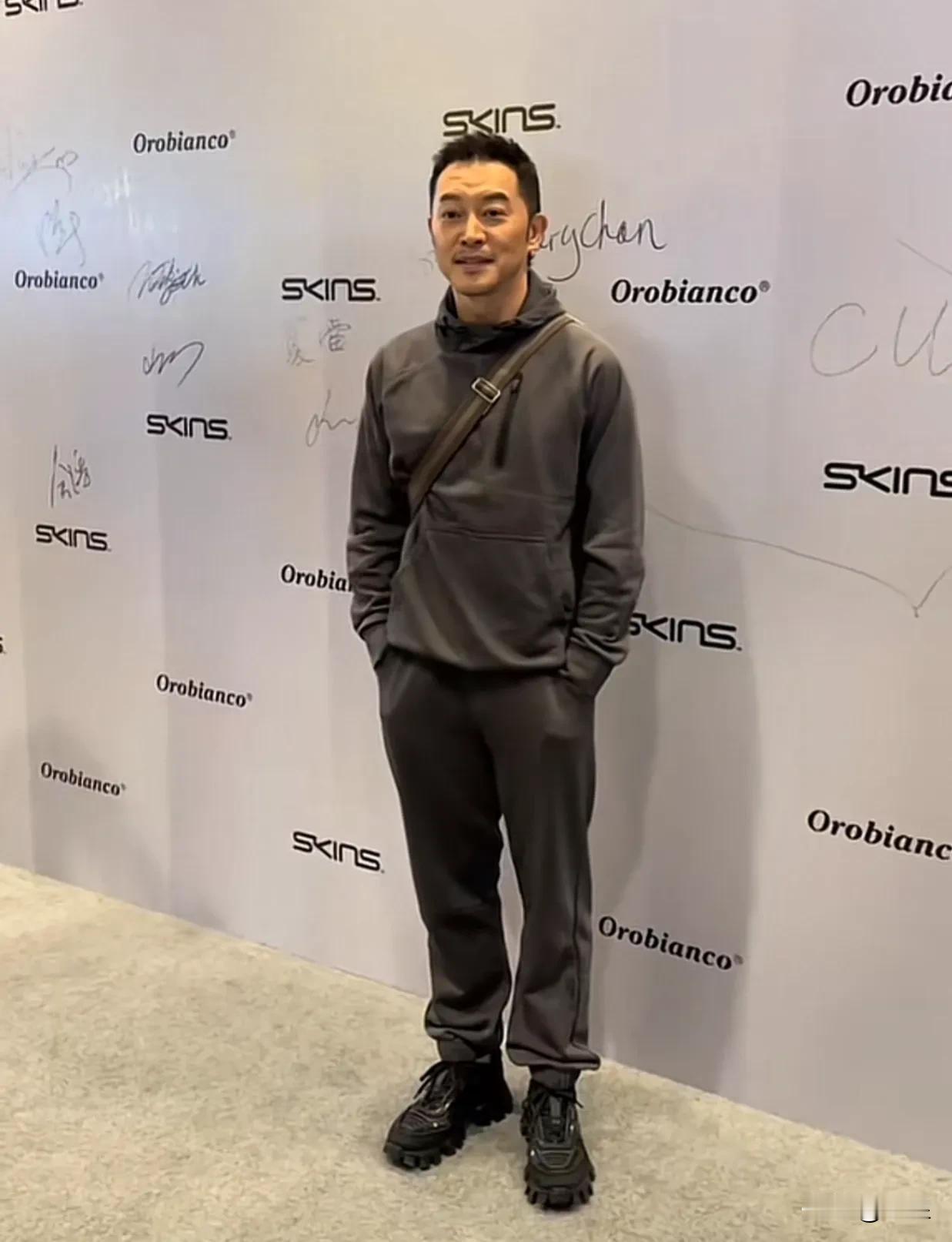 沙溢今天出席某活动，减得很成功
这是开始向贾玲看齐了吗？
军艺校草只剩腾哥独胖了