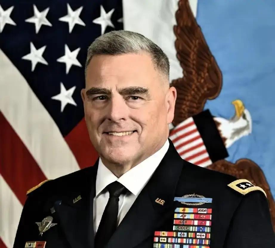 美国真正顾虑的，其实是中国的产业链韧性。
 
航母、核武器这种战略装备，更像是“