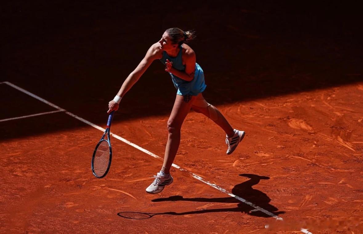 卡·普利斯科娃！说自己还在继续前进🔥昨天在马德里决胜盘大逆转后，Karolin