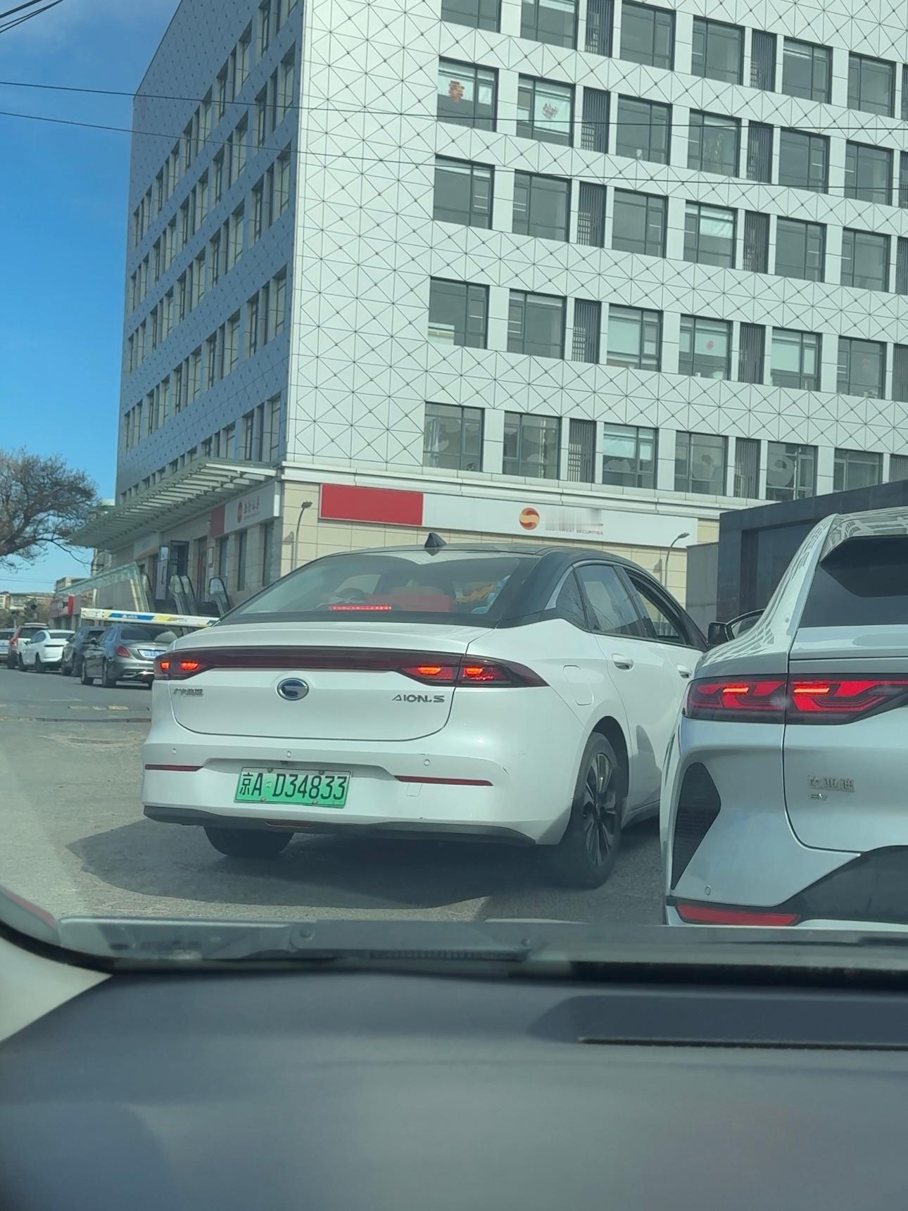 这一过节 喜欢插队 没素质的就出来了