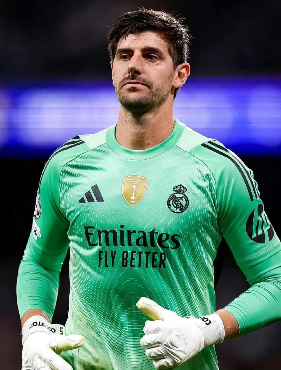 皇马官宣！主力门将库尔图瓦将因伤缺阵一个月，这就意味着他将缺席下个月欧冠和拜仁的