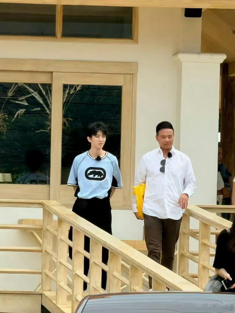 王俊凯林大厨的白月光含金量不止是后厨得力帮手，王俊凯心思格外细腻，察觉林大厨自责
