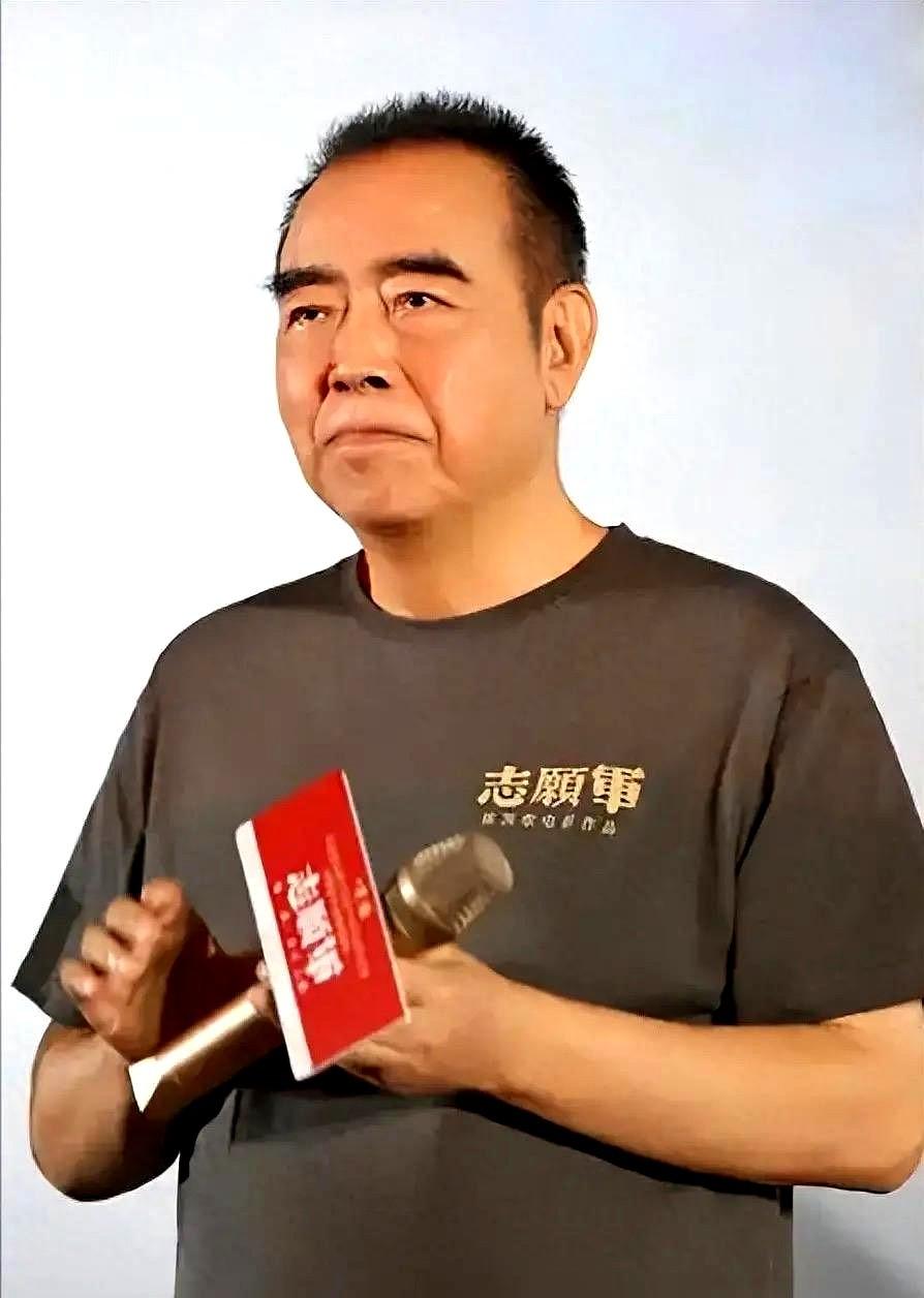 陈凯歌腿还没好利索，新片《铁马冰河》已经开干了。

不是预告，不是传闻，是真金白