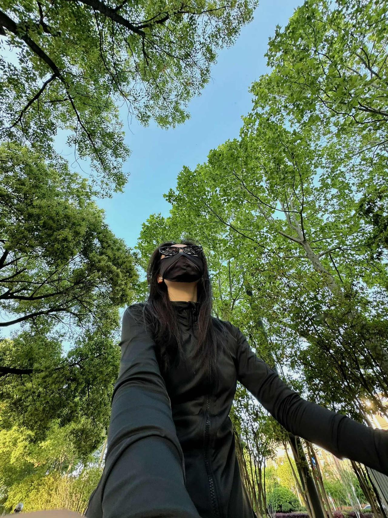 总以为时光很慢，可又一年五一了，你说,什么是来日方长。