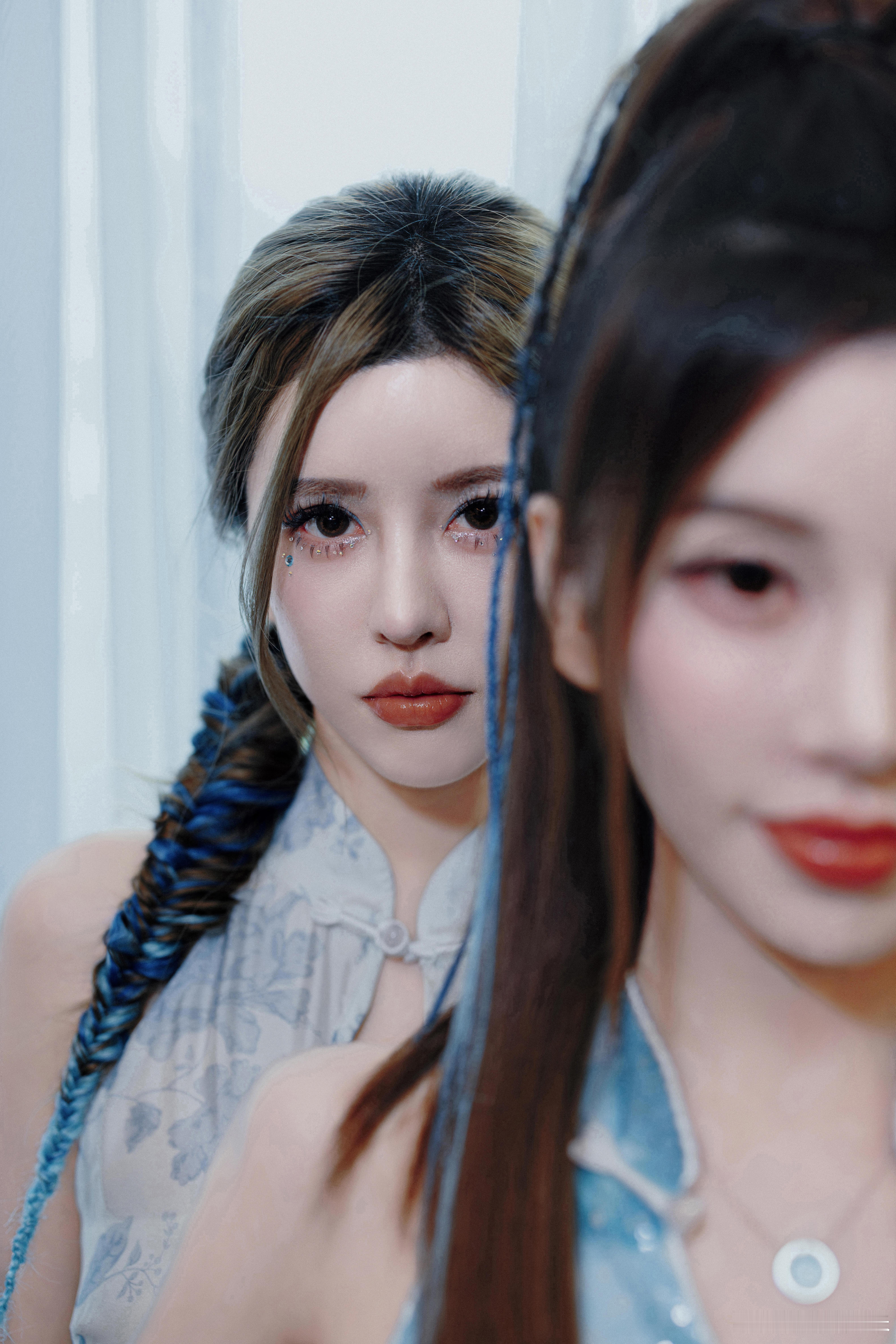 #by2双胞胎搭配效果翻倍# BY2 姐妹花的时尚穿搭，因双胞胎的特质而效果翻倍
