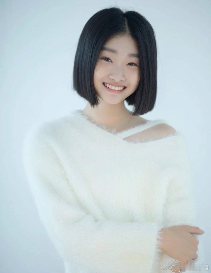文章和马伊琍的大女儿文爱马晒出了冬日写真，快来猜她更像谁 ​​​
