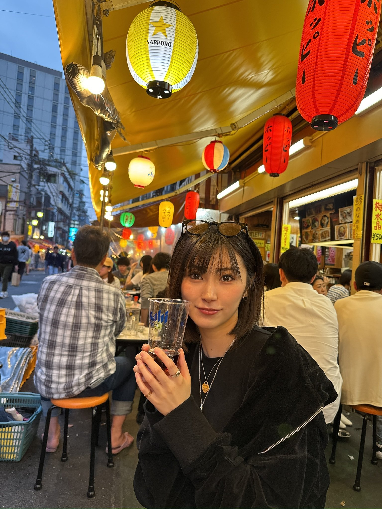 难怪见到有人说过她妹妹长得像彩姐，这张好像[哆啦A梦害怕]莉奈刚开的x竟还关注了