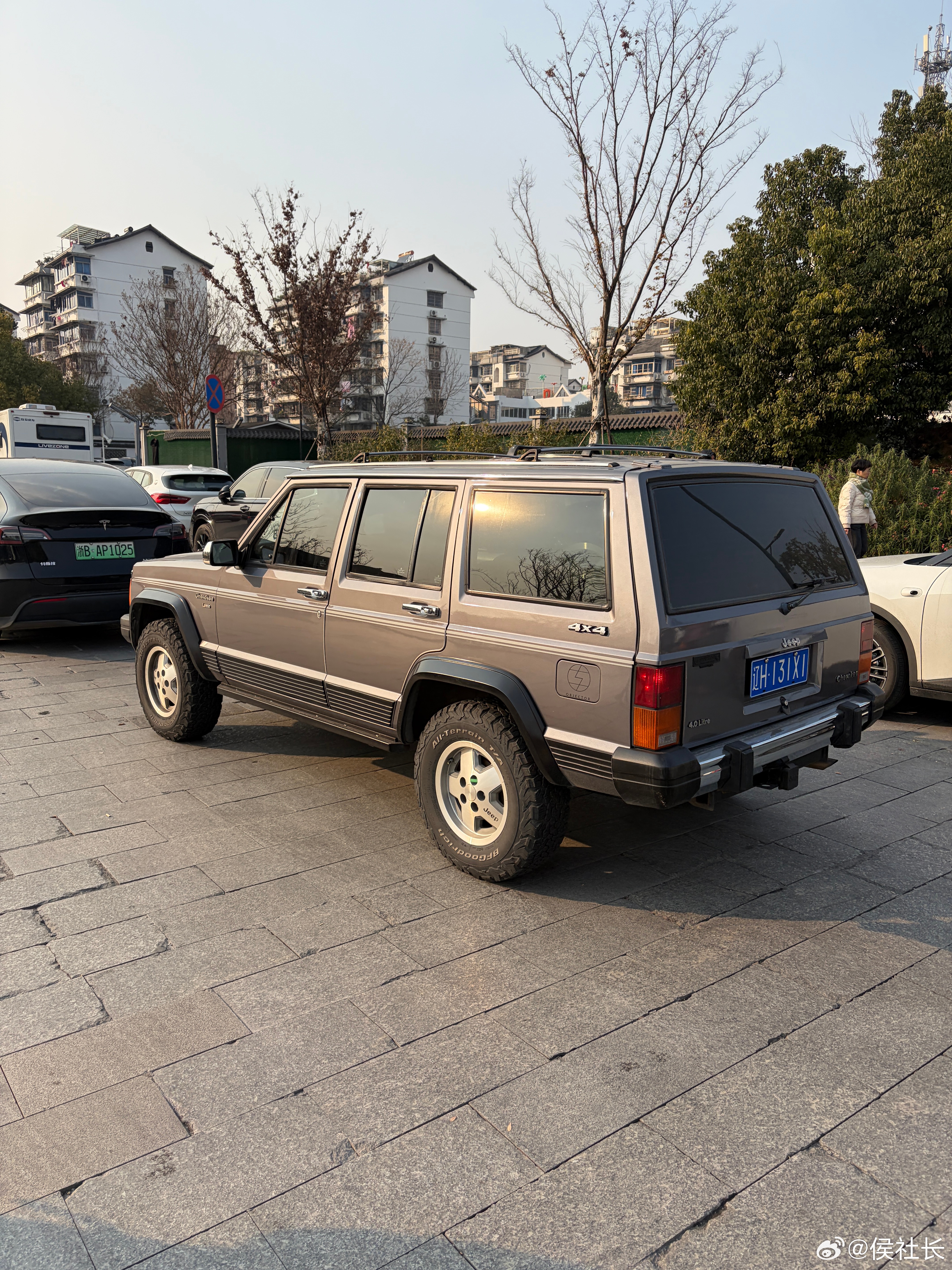 聊点深夜话题：虽然身处这个行业，也一直在一线，而且自己对这个行业也有热爱。但最近