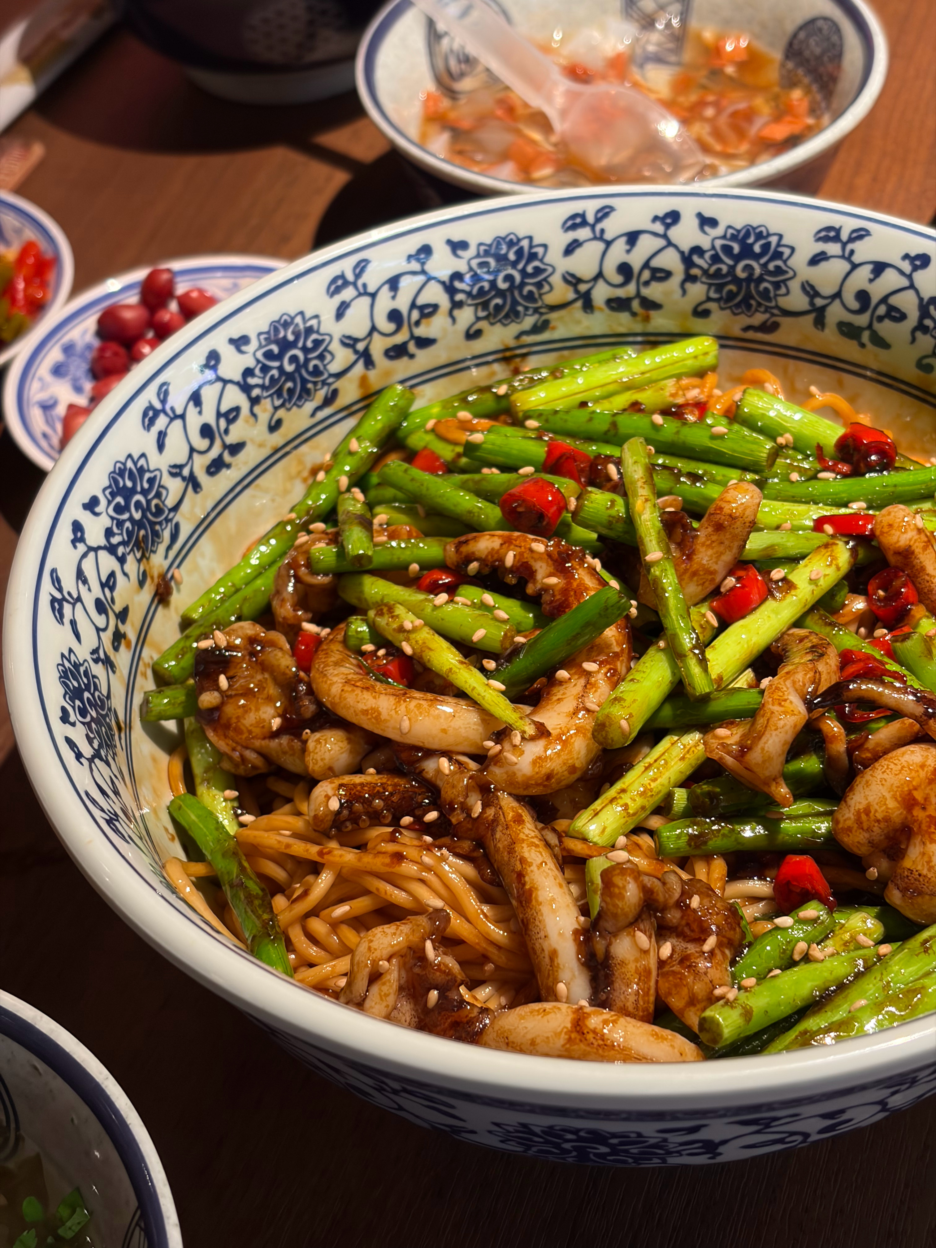 老板我点的是低脂高蛋白海鲜减肥餐，你怎么给我炒了啊，还盖了个面