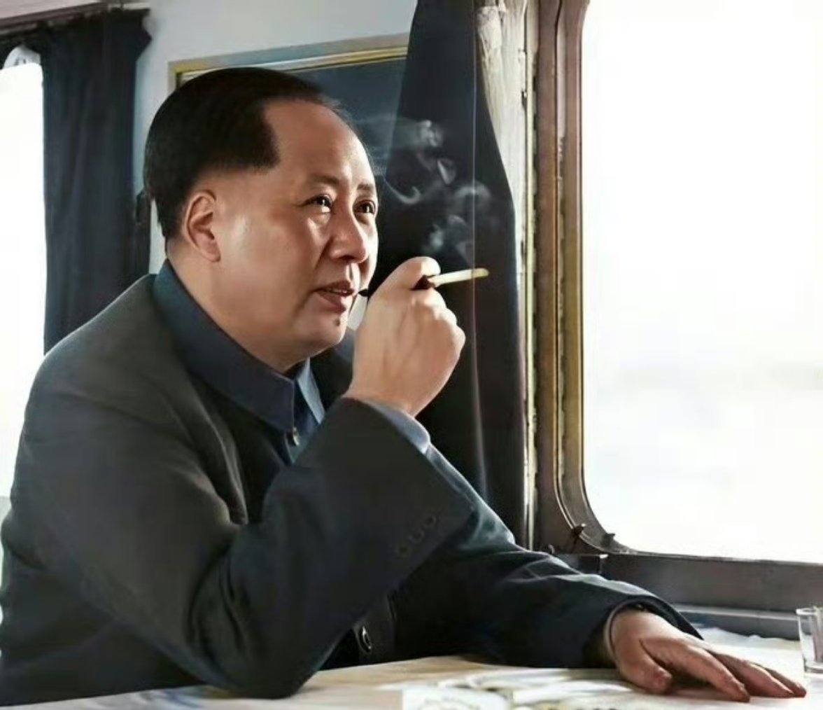 华夏何其幸，天降伟人毛泽东！扫百年屈辱，东方巨龙腾！ 