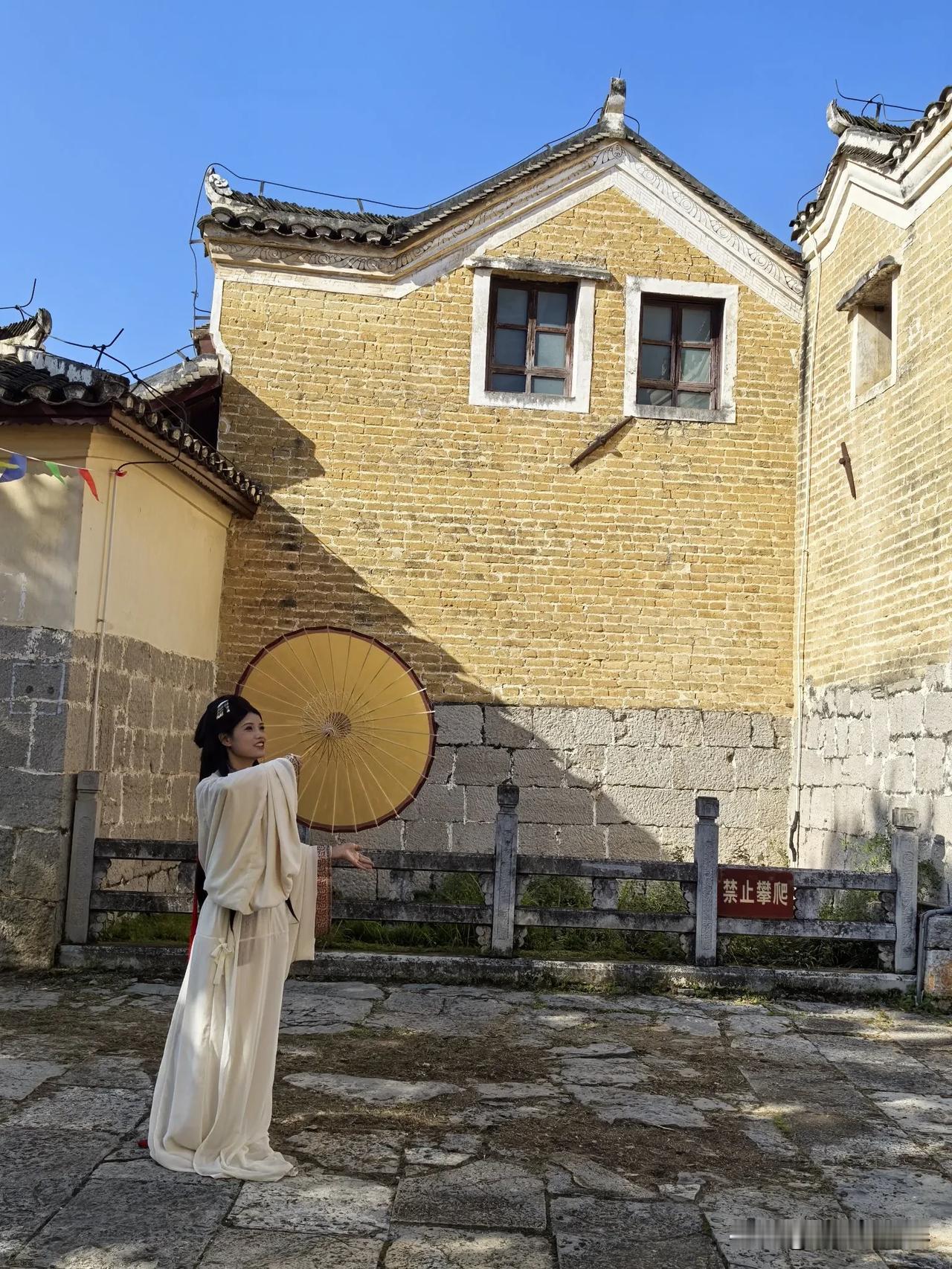 大多数人去贵州兴义旅行，只去万峰林和马岭河峡谷，其实在市区有个具有代表性的人文历