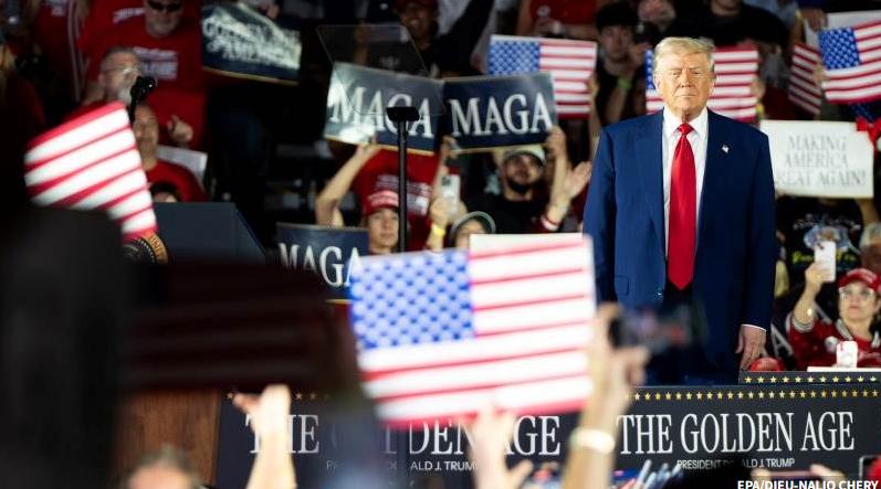 [特朗普：美国对伊朗政策面临重大决策]
特朗普在得克萨斯州的一场活动上发表讲话时