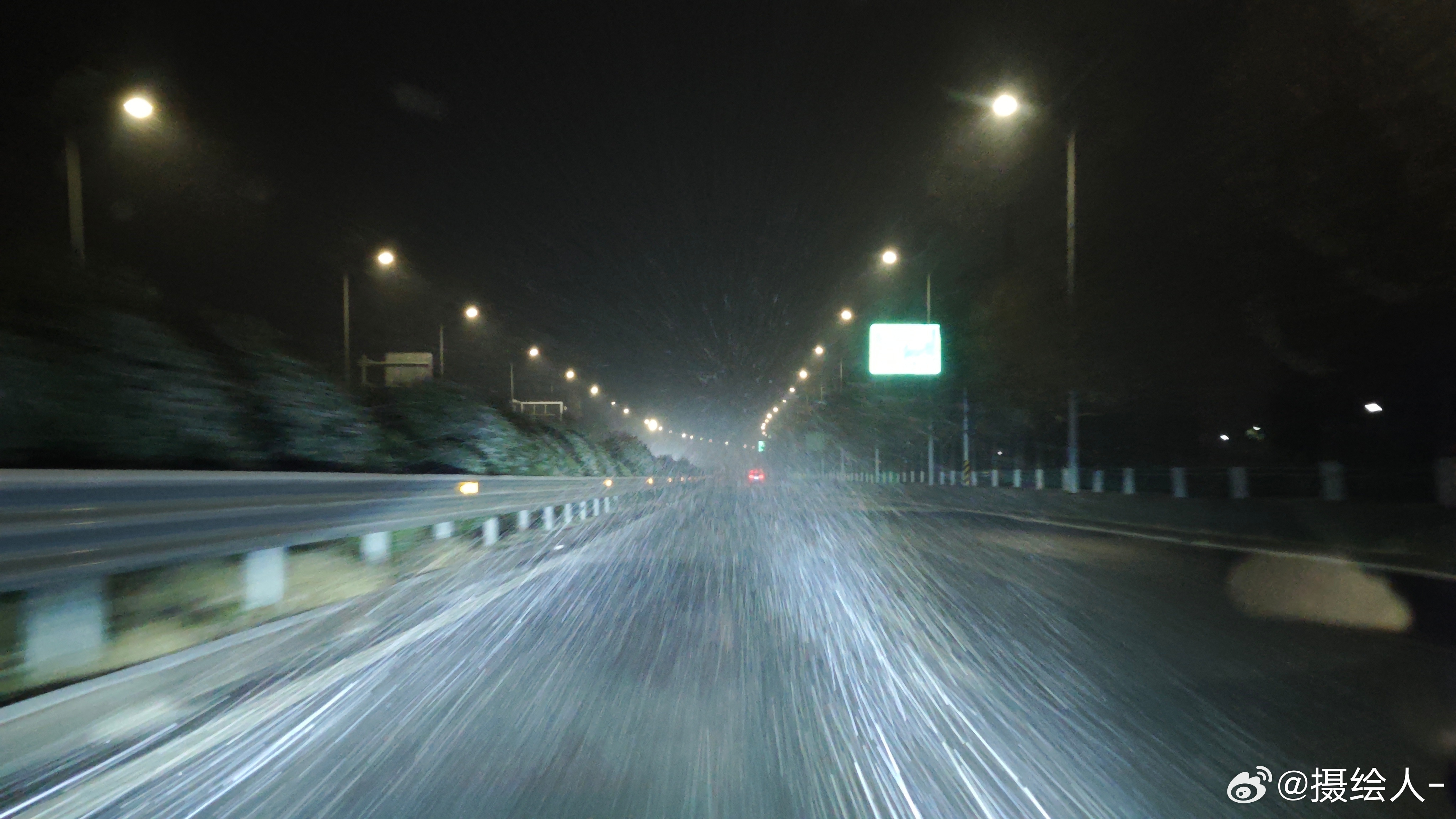 总要来山东跑一次8车道高速吧我一年纯高速少说要跑一万多公里，省内省外都有，我跑习