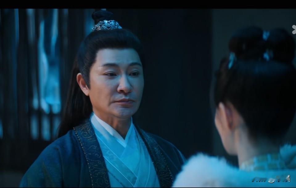 这是我第一次看到打针馒化的中年男演员

他正常衰老也是不错的，这脸型不容易衰老的