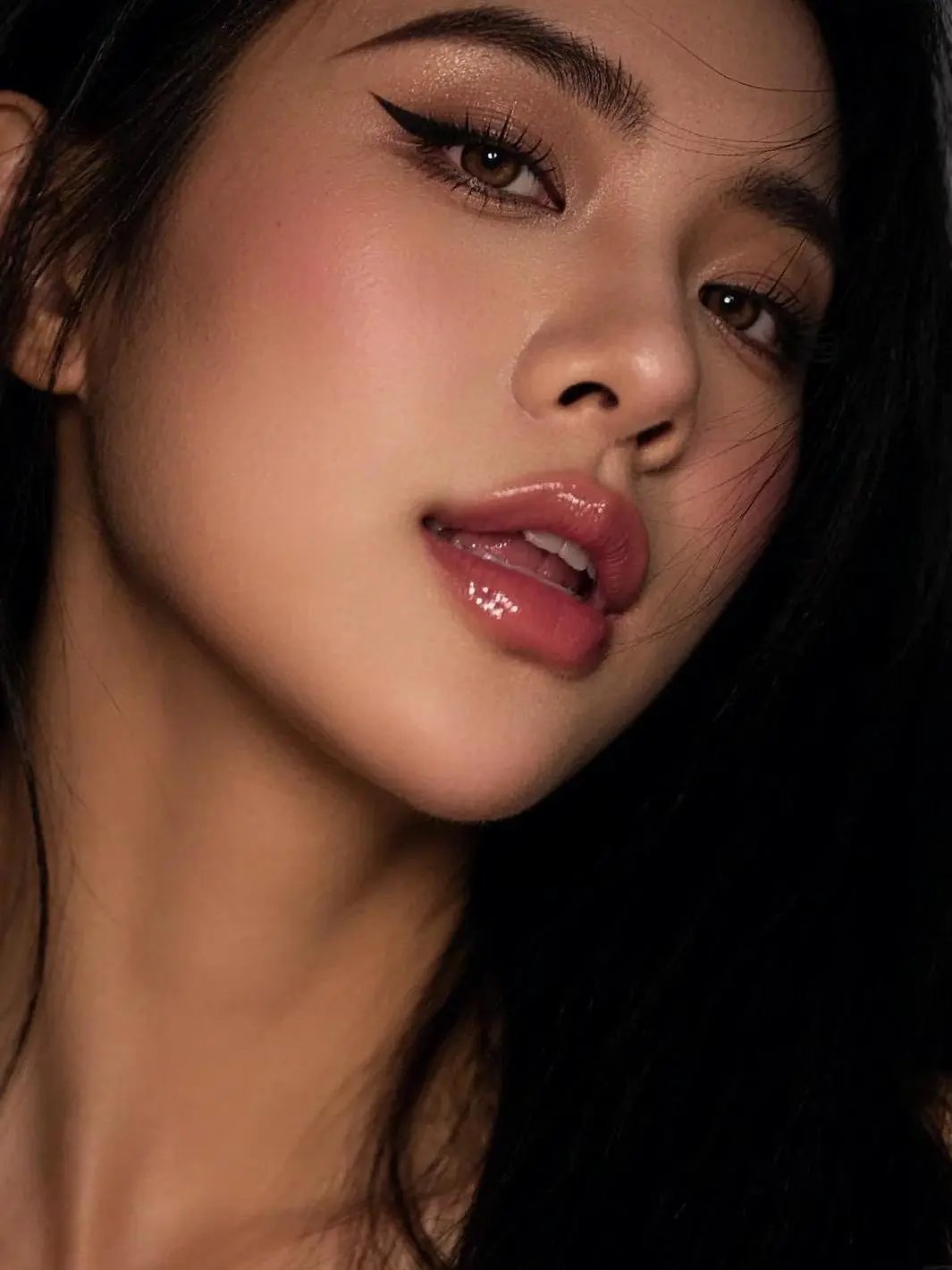 “骄傲长在骨子里，烧了还有一把灰。”