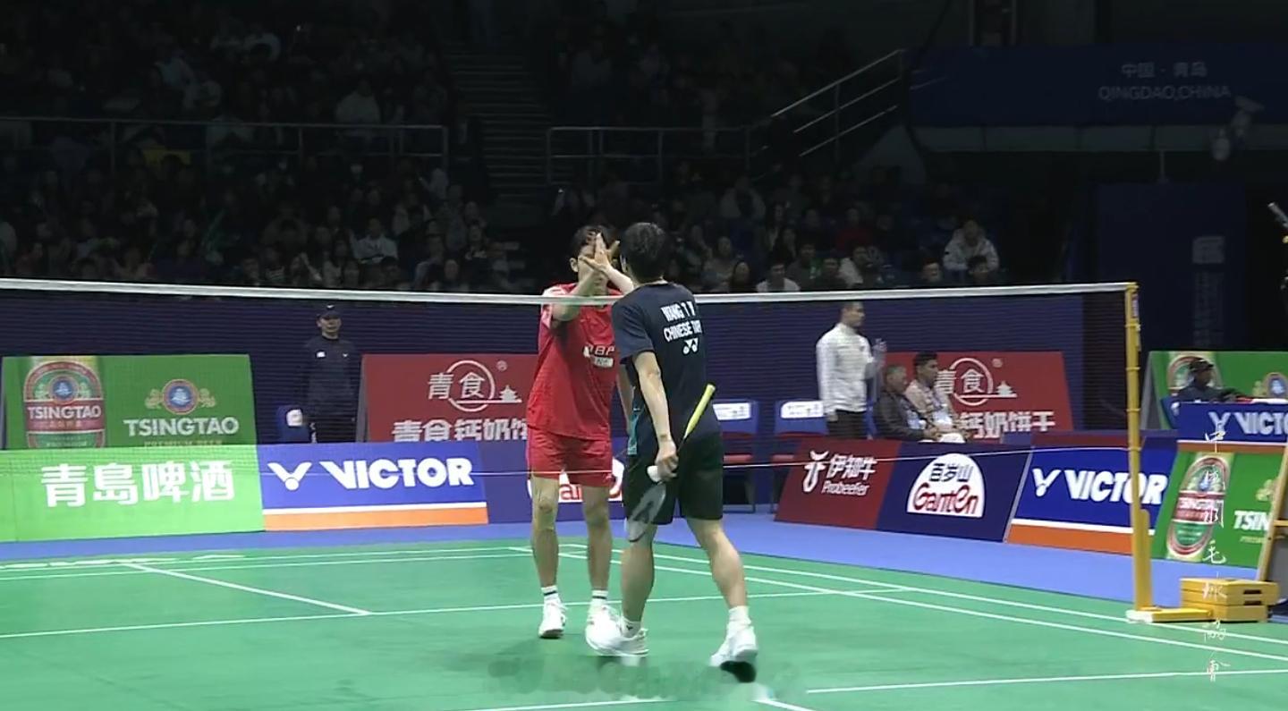 男团 1/4赛 中国 2-1 中国台北 男单 王正行 21-11 21-10 林