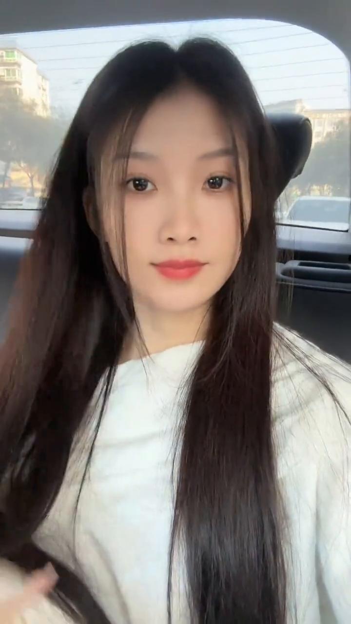 以前害怕失去，所以拼命讨好。现在无所谓了，所以活得自在。