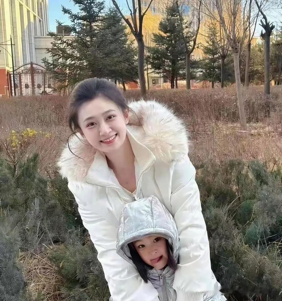家中有这样的妻女，夫复何求？下了班，就老老实实早点回家吧。