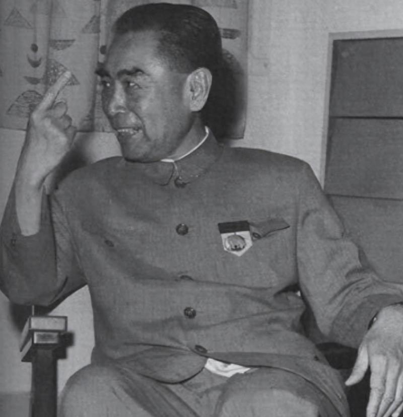 1969年国务院为一位国军高官去世争吵一整夜，周总理最终拍板做出两项重要决定！