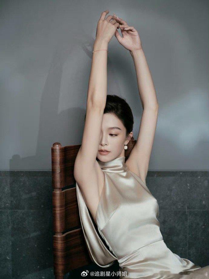 文咏珊你天生就是当港星的料啊！真的很港～ ​​​