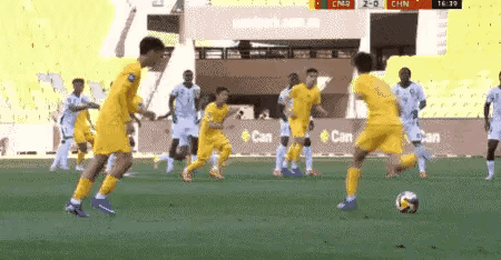 王钰栋想真正扛起中国队大梁真的还需继续努力，本场比赛王钰栋基本隐身，根本找不到，