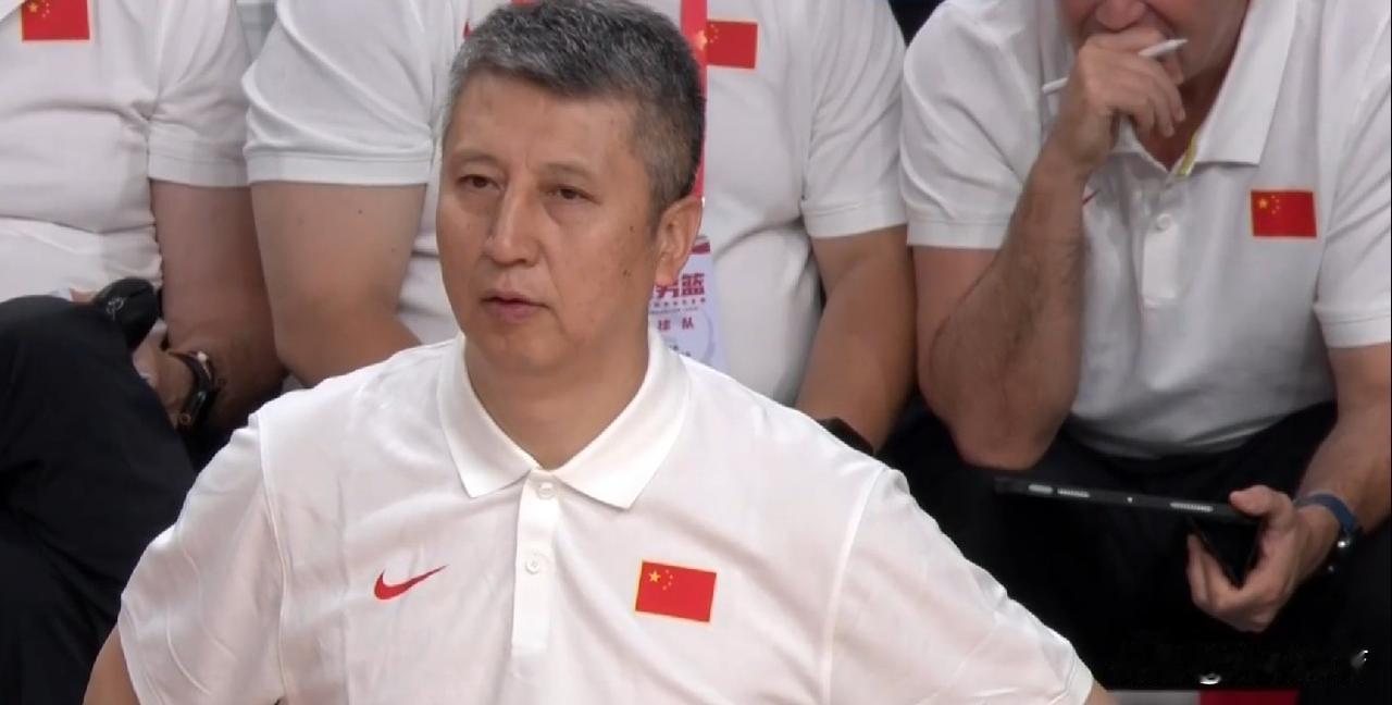 中国男篮对阵澳大利亚热身赛，将于6月21日19点30分，在杭州进行比赛将有CCT